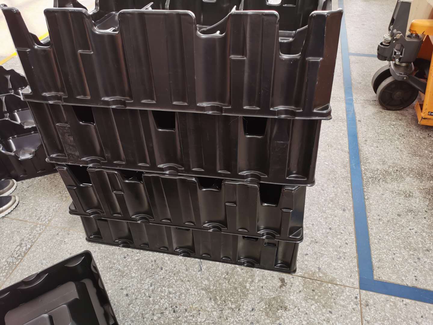 бP